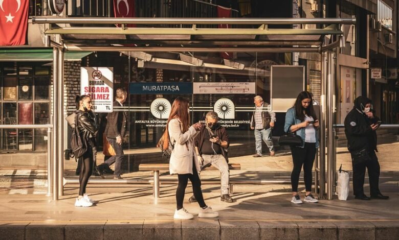building a robust online community